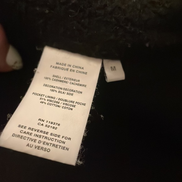 This 100 % wool Helmut Lang coat has many gorgeous details straight line - Picture 8 of 11